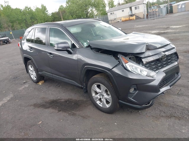 Salvage Toyota RAV4 Image