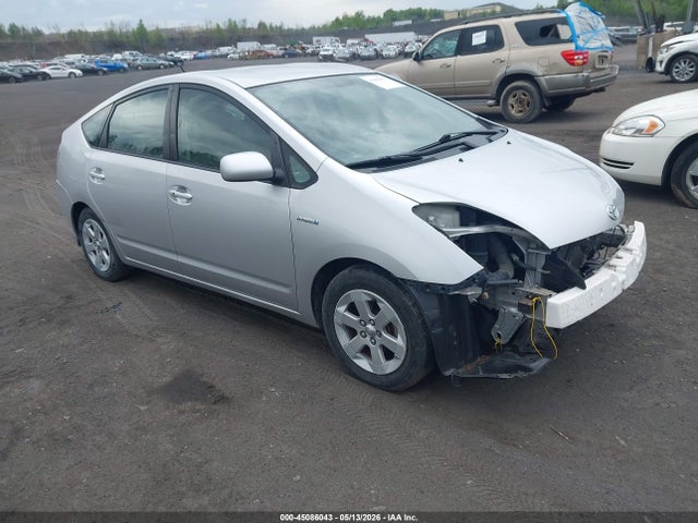 Salvage Toyota Prius Image