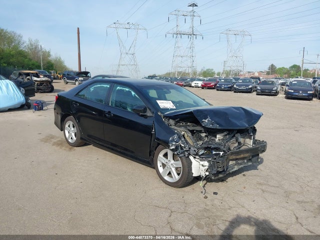 Salvage Toyota Camry Image