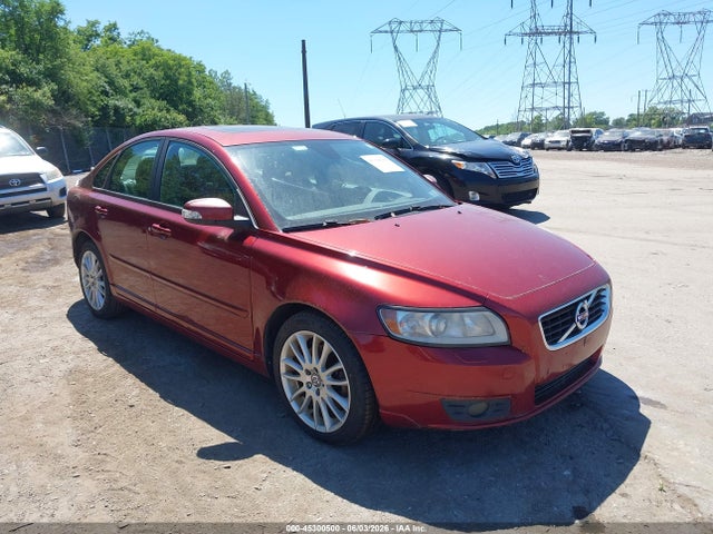 Salvage Volvo S40 Image