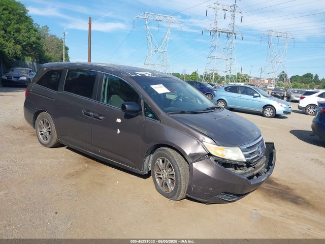 Salvage Honda Odyssey Image