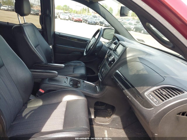 Chrysler Town & Country S