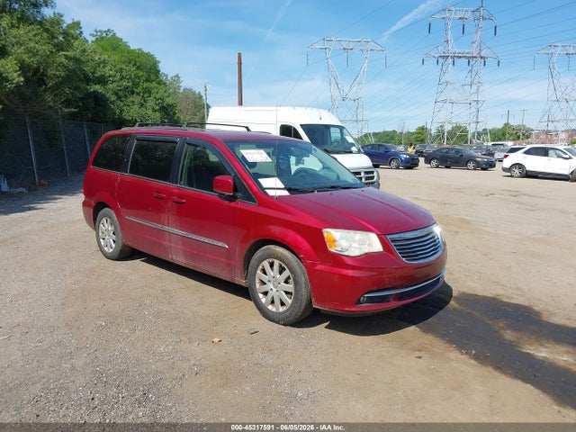 Salvage Chrysler Town & Country Image