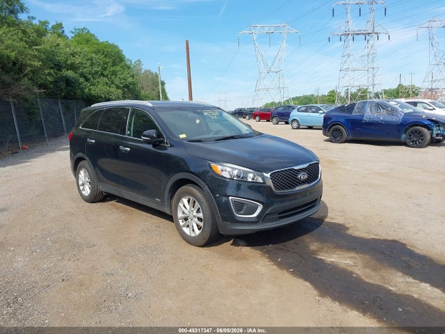Salvage Kia Sorento Image