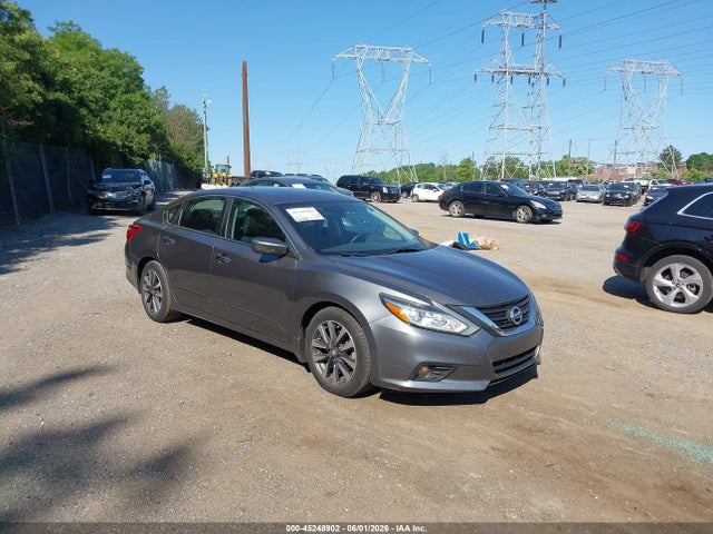 Salvage Nissan Altima Image