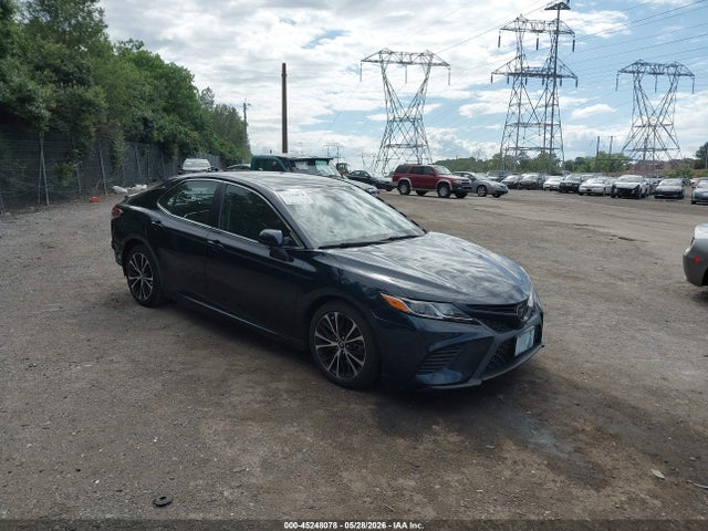 Salvage Toyota Camry Image