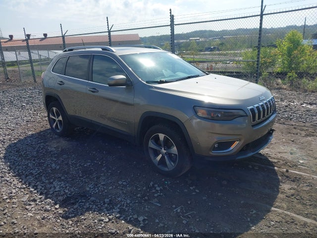 Salvage Jeep Cherokee Image