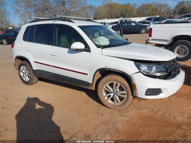 Salvage Volkswagen Tiguan Image