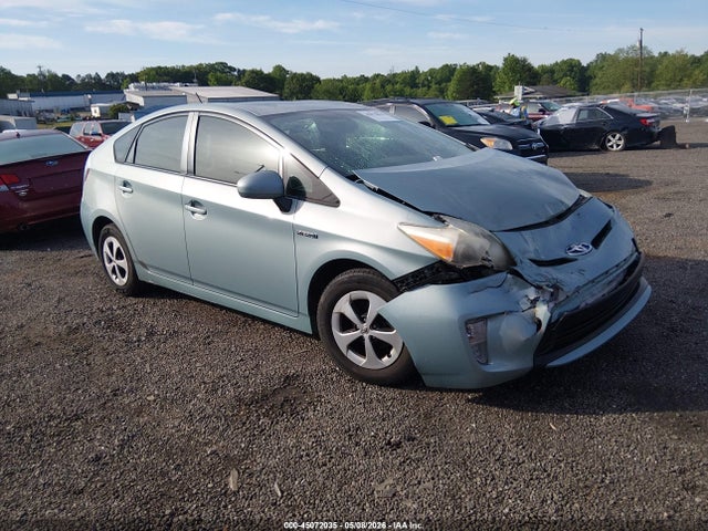 Salvage Toyota Prius Image