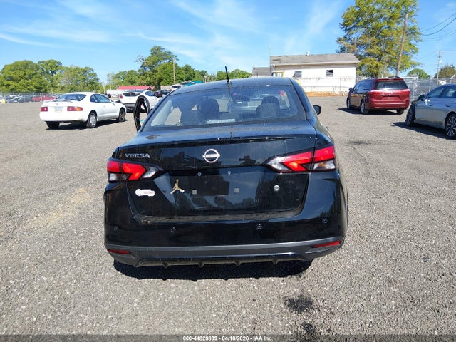 Nissan Versa 1.6 S