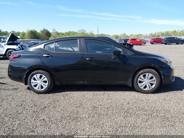 Nissan Versa 1.6 S