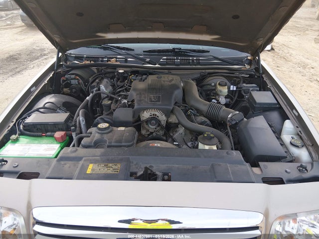 Ford Crown Victoria Standard