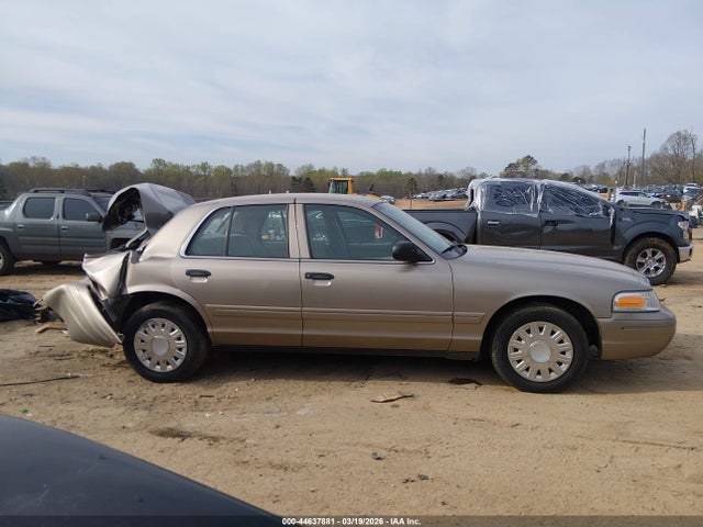 Ford Crown Victoria Standard