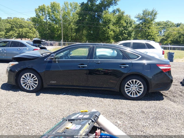Toyota Avalon Hybrid Limited