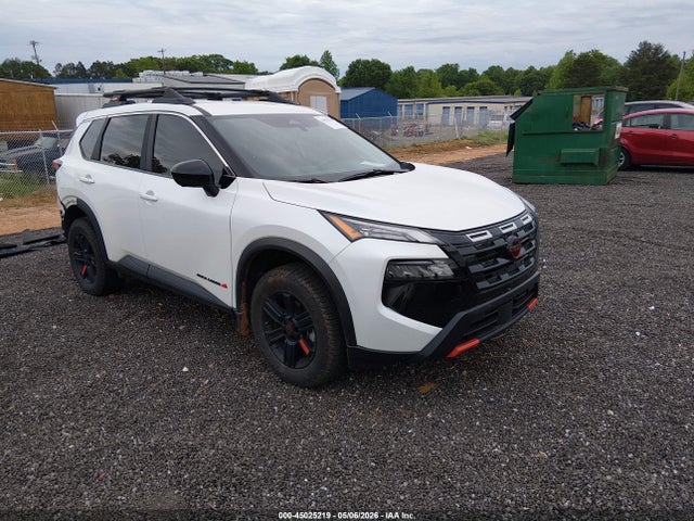 Salvage Nissan Rogue Image