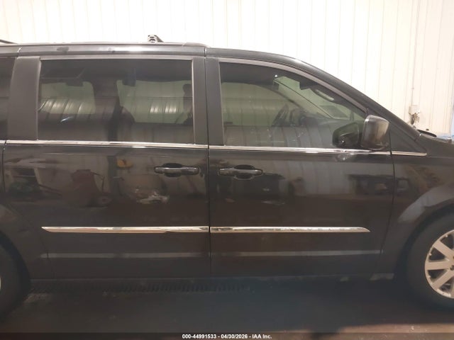 Chrysler Town & Country Touring