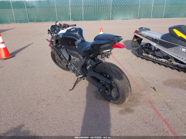 Yamaha Yzfr7