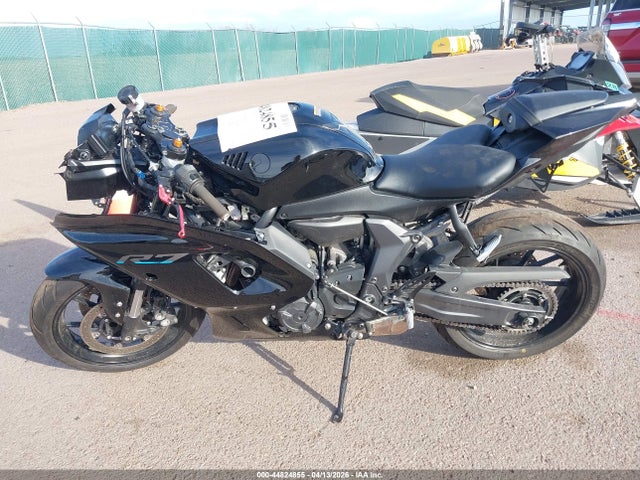 Yamaha Yzfr7
