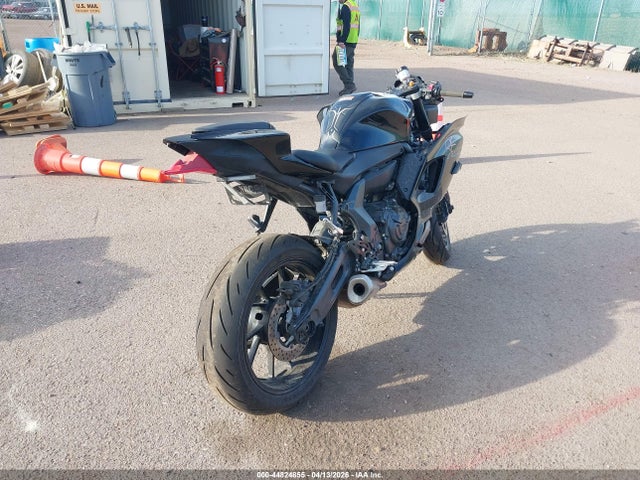 Yamaha Yzfr7