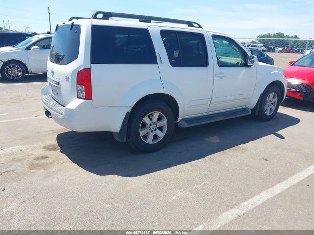 Nissan Pathfinder Se