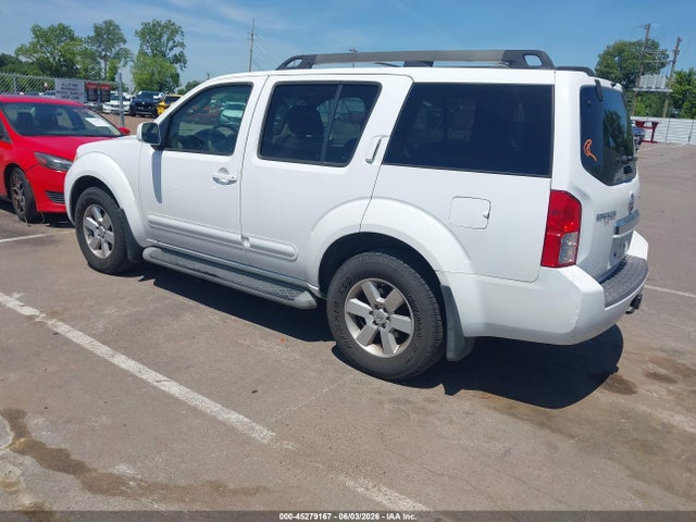 Nissan Pathfinder Se