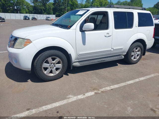 Nissan Pathfinder Se