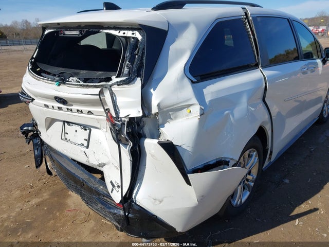 Toyota Sienna 25th Anniversary Edition