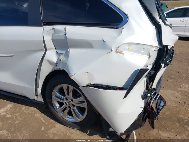 Toyota Sienna 25th Anniversary Edition