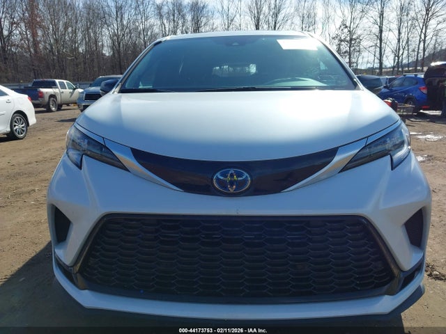 Toyota Sienna 25th Anniversary Edition