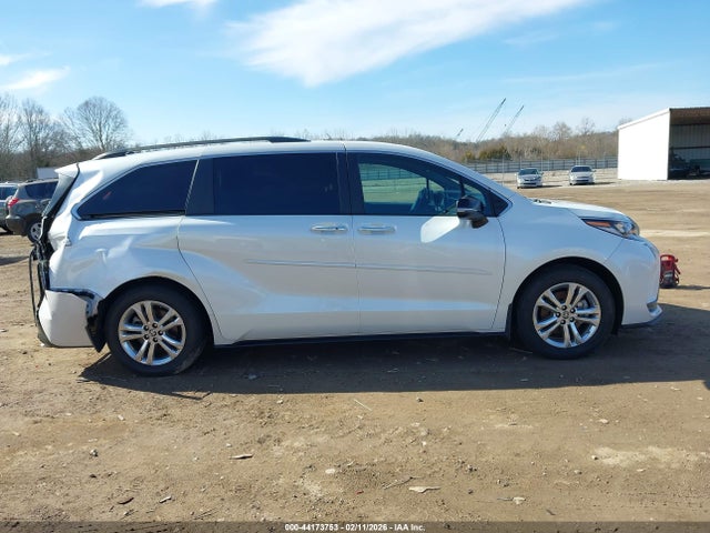 Toyota Sienna 25th Anniversary Edition