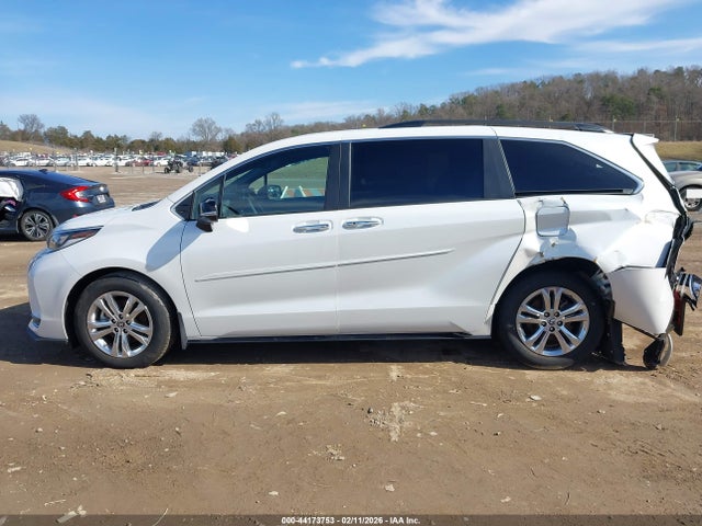 Toyota Sienna 25th Anniversary Edition