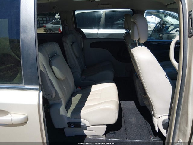 Chrysler Town & Country Touring