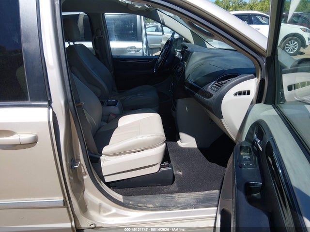 Chrysler Town & Country Touring