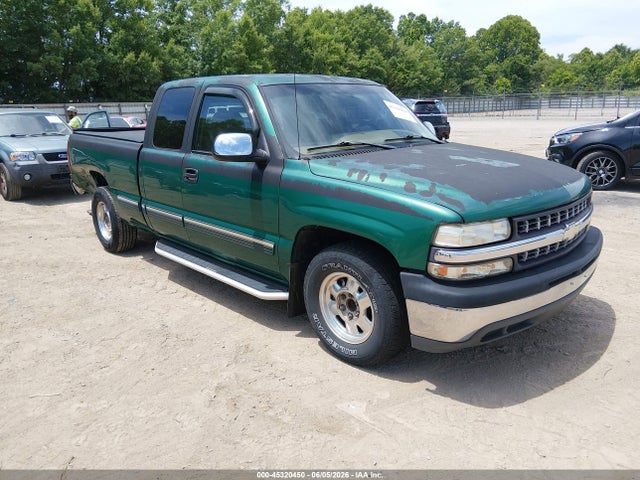 Salvage Chevrolet Silverado 1500 Image