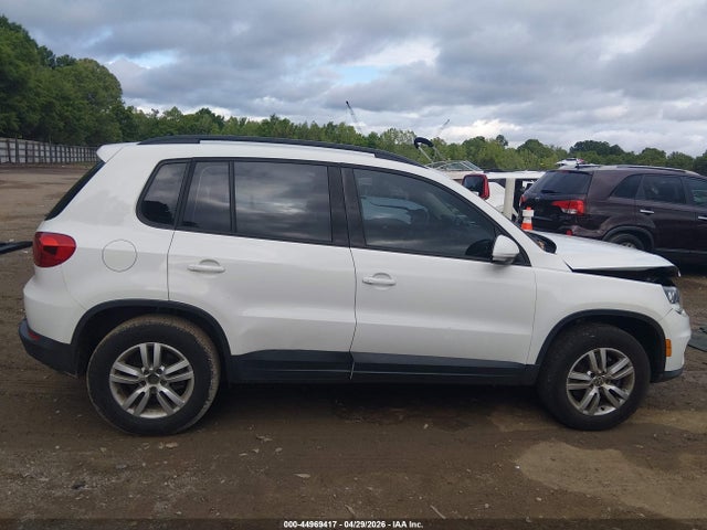 Volkswagen Tiguan S