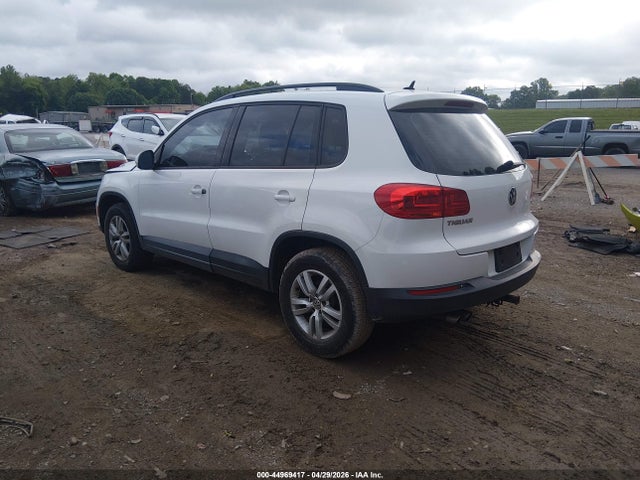 Volkswagen Tiguan S