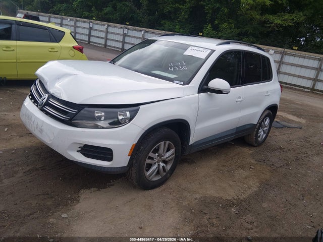 Volkswagen Tiguan S