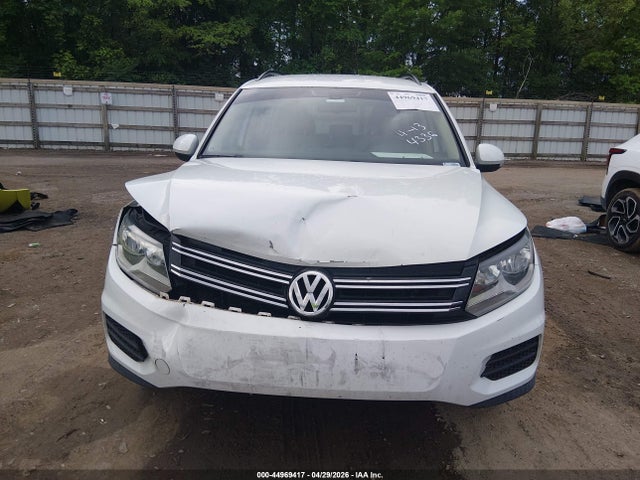 Volkswagen Tiguan S
