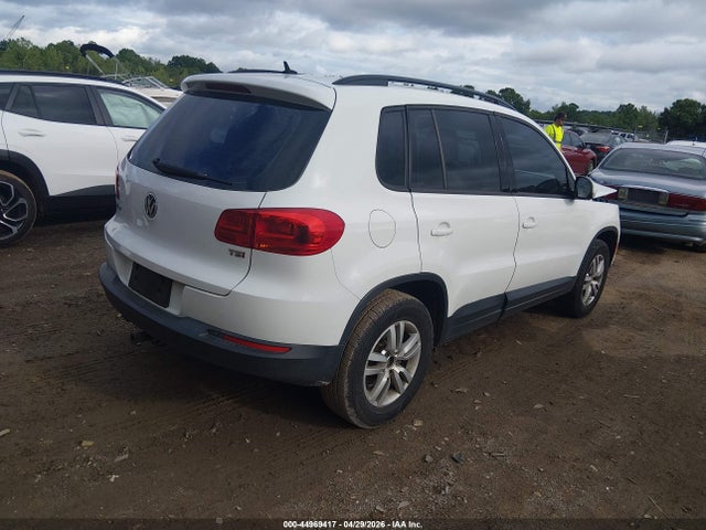 Volkswagen Tiguan S