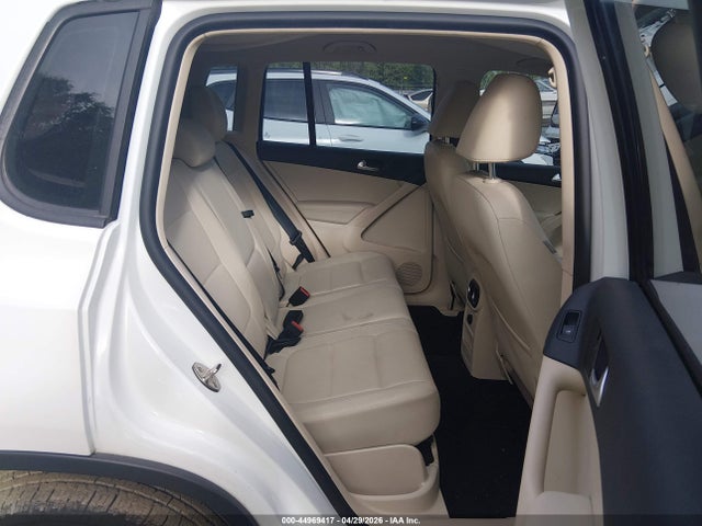 Volkswagen Tiguan S