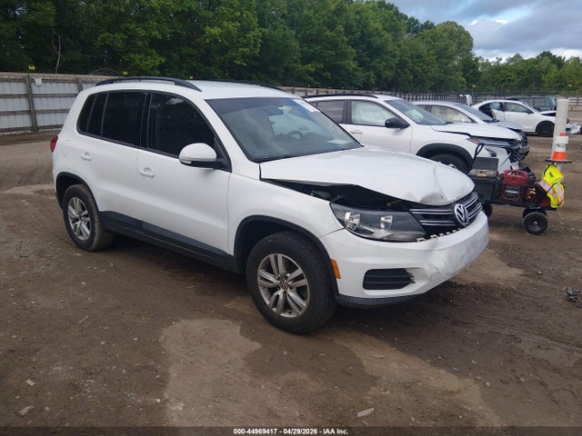 Salvage Volkswagen Tiguan Image
