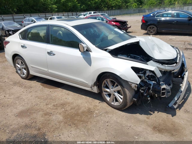 Salvage Nissan Altima Image