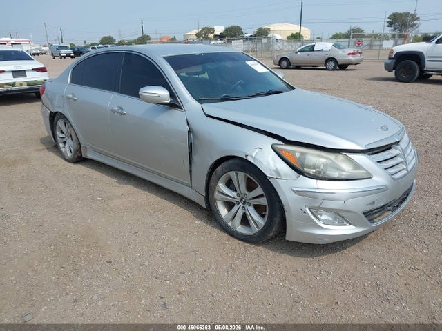 Salvage Hyundai Genesis Image