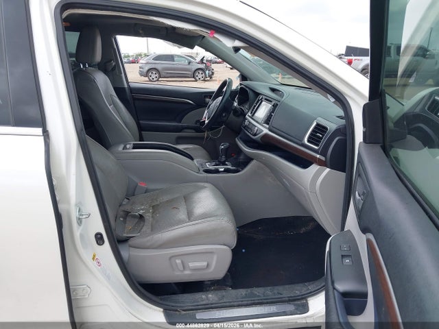 Toyota Highlander Limited V6