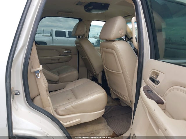 Cadillac Escalade Standard
