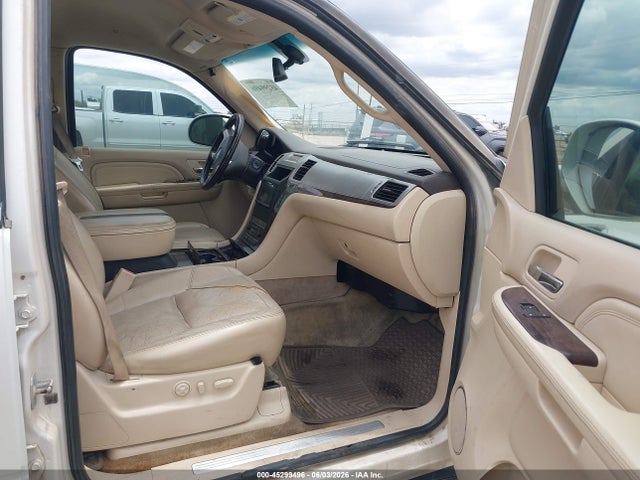 Cadillac Escalade Standard