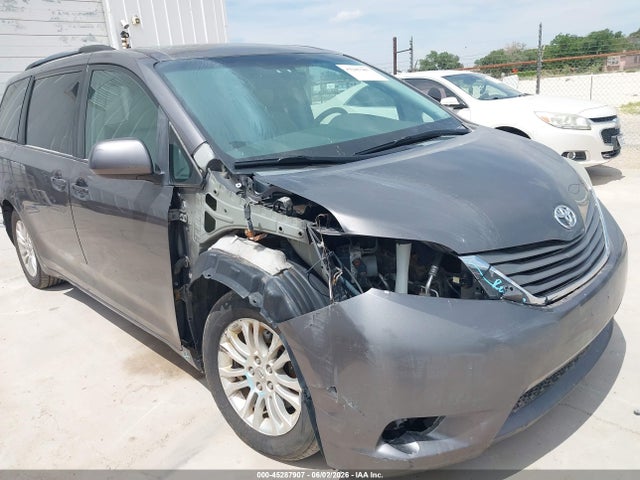 Toyota Sienna Xle V6