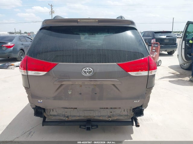 Toyota Sienna Xle V6