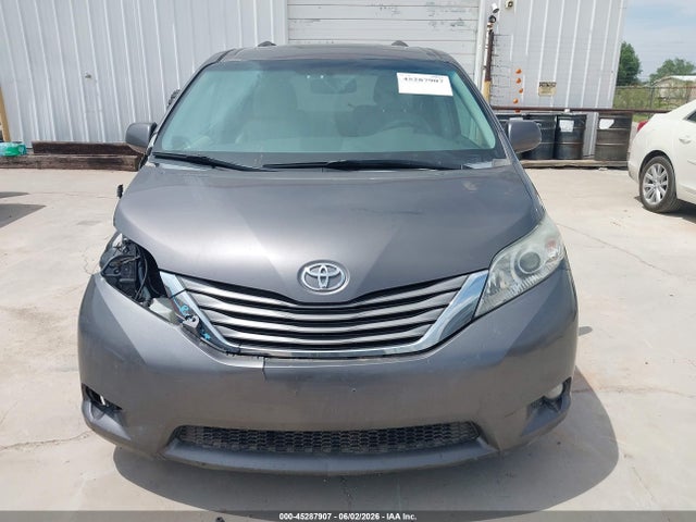 Toyota Sienna Xle V6