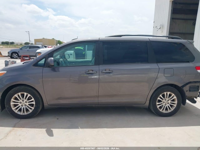 Toyota Sienna Xle V6